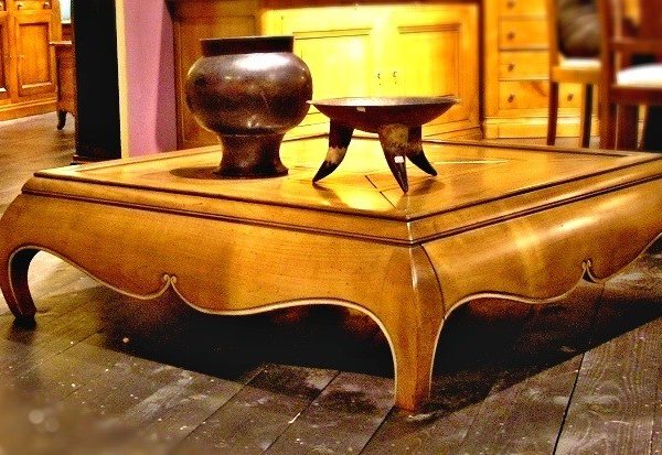 деревянный журнальный стол с наборной столешницей на заказ в Украине