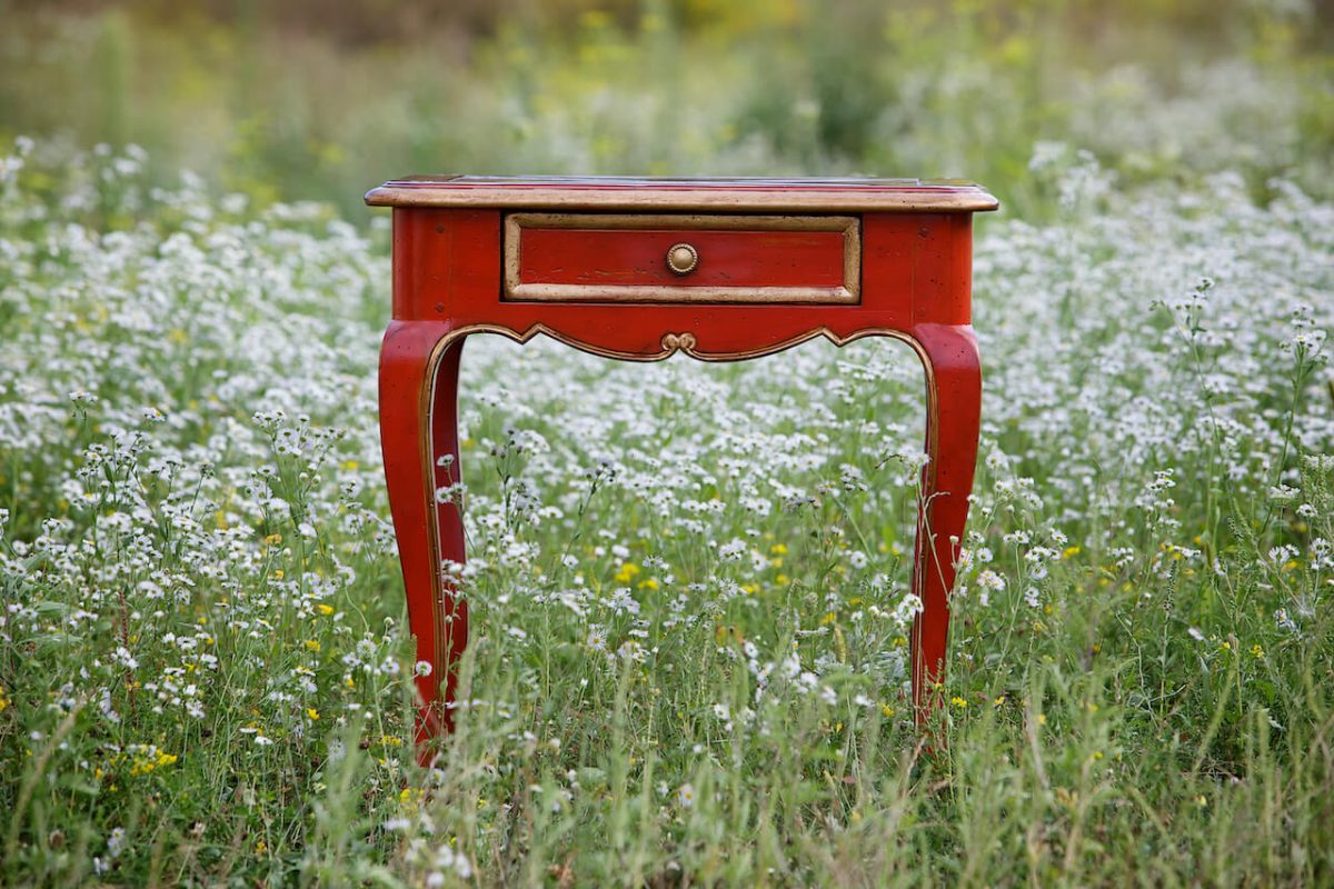 Table basse en bois naturel fabriquée sur commande en Ukraine